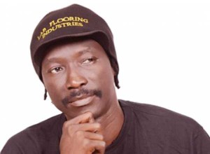Ph : Dr- Le chanteur ivoirien Ismael Isaac à la recherche d'une femme au foyer