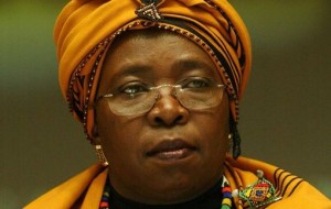 Ph/DR-:  Dr Nkosazana Dlamini-Zuma, présidente de la Commission de l’Union africaine, a obtenu le Trophée de la Femme africaine dans le secteur de la politique/de l’administration 2016
