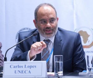 M. Carlos Lopes est le  secrétaire exécutif de la Commission economique pour l'Afrique (CEA), basée à Addis-Abeba, Ethiopie.