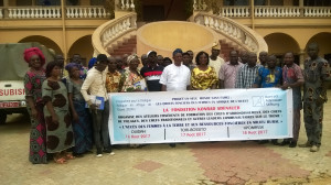 Une vue d'ensemble des participants à la séance de sensibilisation de la Commune de Ouidah