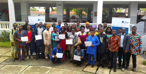 Ph: DR-: Photo de famille des participants à l'Université de vacances